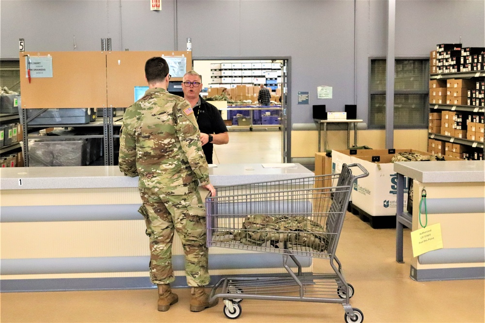 Reserve Soldiers praise Fort McCoy Central Issue Facility exchange process; tests facility’s capabilities