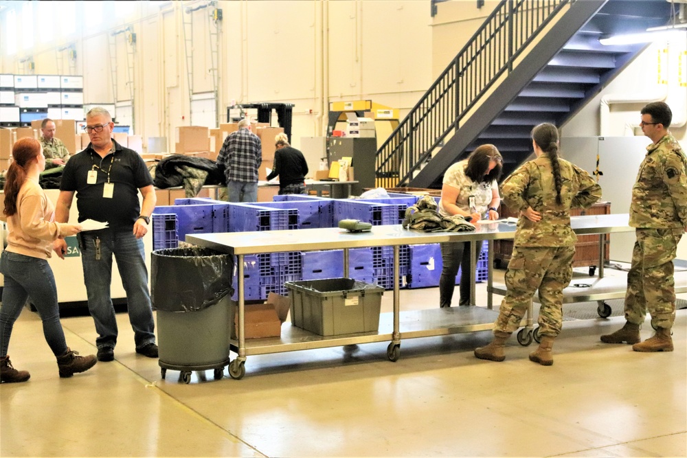 Reserve Soldiers praise Fort McCoy Central Issue Facility exchange process; tests facility’s capabilities