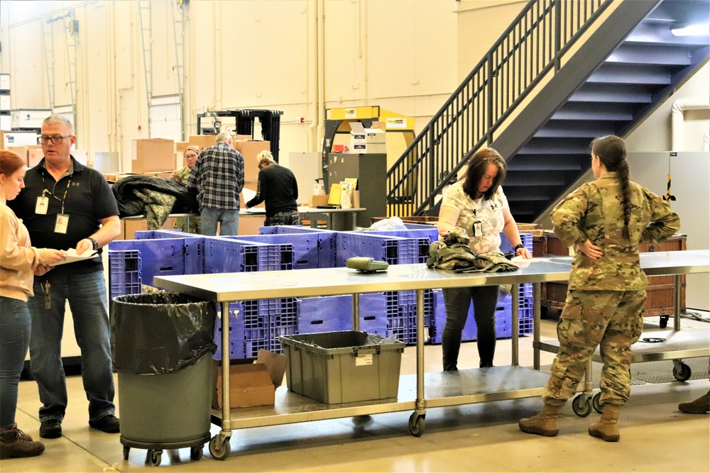 Reserve Soldiers praise Fort McCoy Central Issue Facility exchange process; tests facility’s capabilities