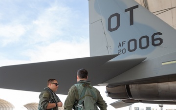 Portland, Ore. Pilot conducts First Flight in EX for 142nd Wing
