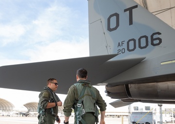 Portland, Ore. Pilot conducts First Flight in EX for 142nd Wing