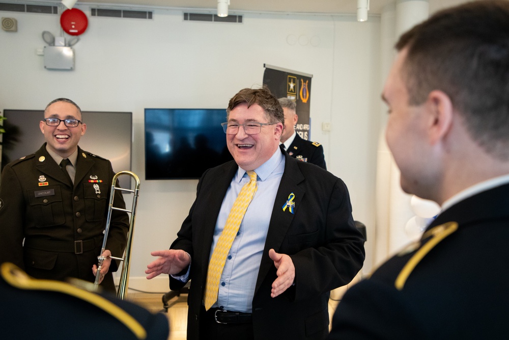 US Army Europe and Africa Band &amp; Chorus strikes a chord at US Embassy reception in Stockholm