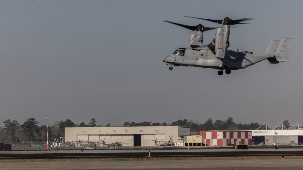 VMM-365 (REIN) MV-22 Osprey Prepares to Return to Flight Operations