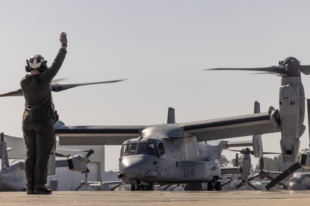 VMM-365 (REIN) MV-22 Osprey Prepares to Return to Flight Operations