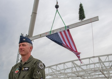 Building up and topping out Hangar One