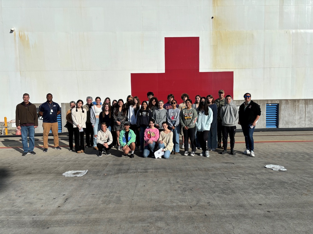 Military Sealift Command Pacific Hosts Students in Support of Navy Recruiting Campaign