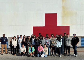 Military Sealift Command Pacific Hosts Students in Support of Navy Recruiting Campaign