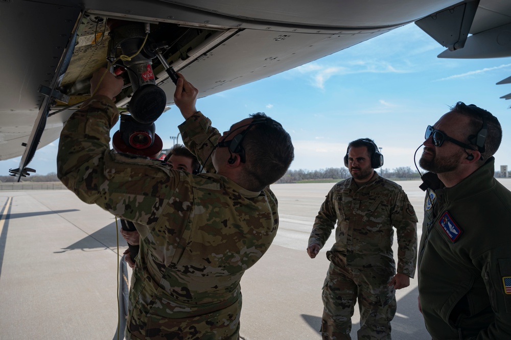 KC-46 Hot-Pit Refueling