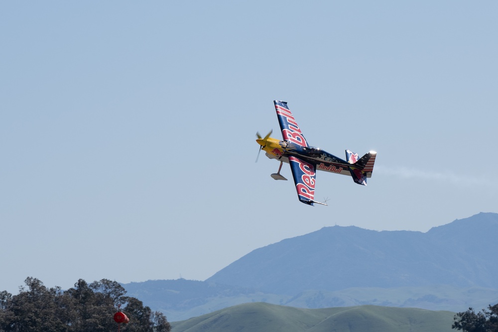 Travis AFB hosts Wings Over Solano air show, open house