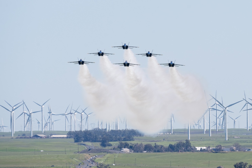 Travis AFB hosts Wings Over Solano air show, open house