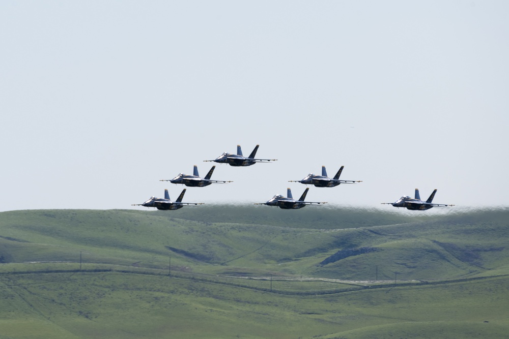 Travis AFB hosts Wings Over Solano air show, open house