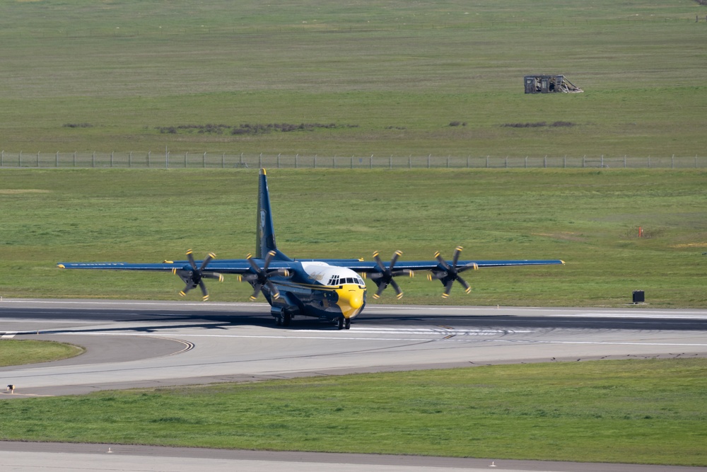 Travis AFB hosts Wings Over Solano air show, open house