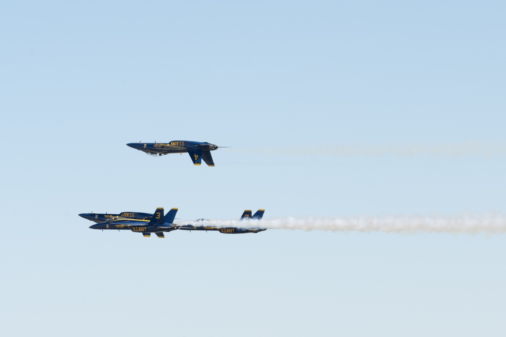 Travis AFB hosts Wings Over Solano air show, open house