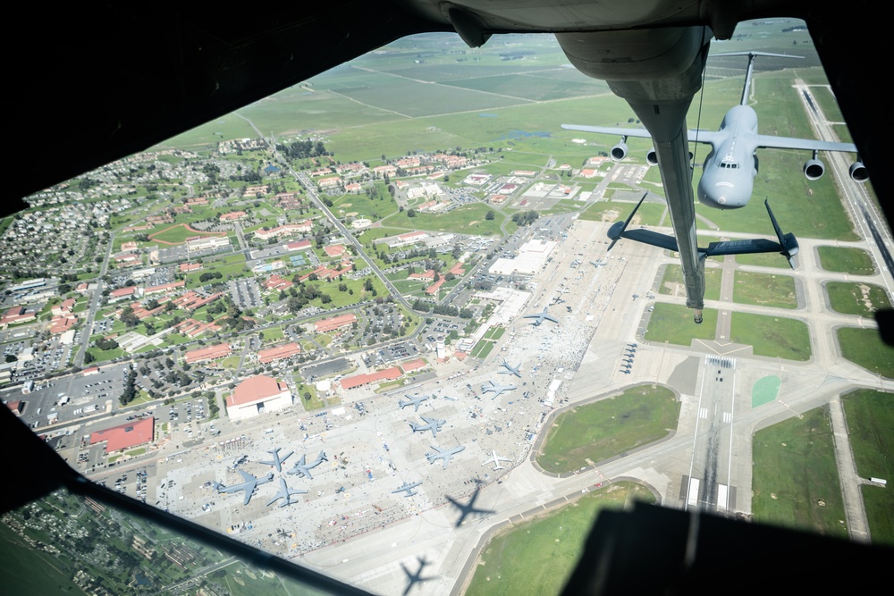 Travis AFB hosts Wings Over Solano air show open house