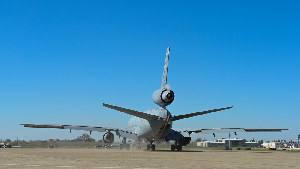 Travis AFB hosts Wings Over Solano air show, open house