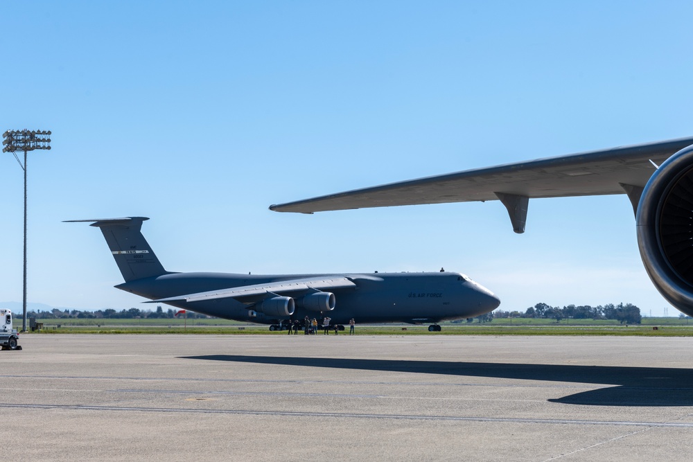 Travis AFB hosts Wings Over Solano air show, open house