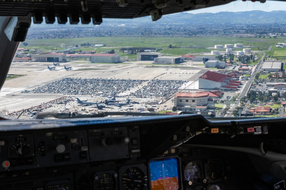 Travis AFB hosts Wings Over Solano air show, open house