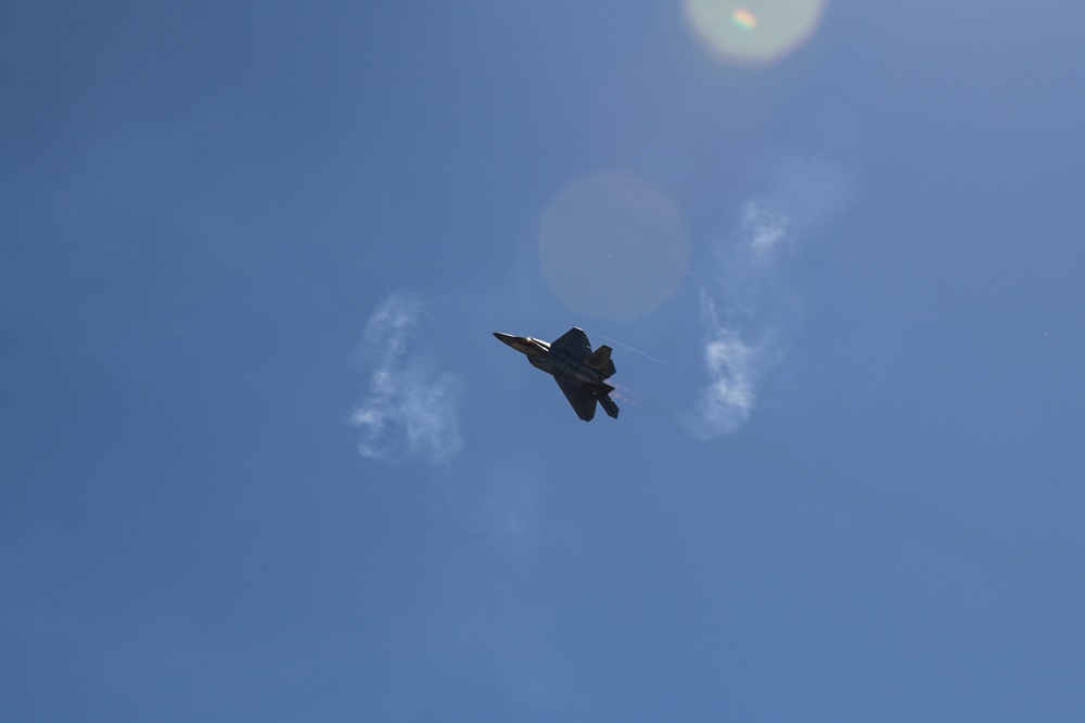 Travis AFB hosts Wings Over Solano air show, open house