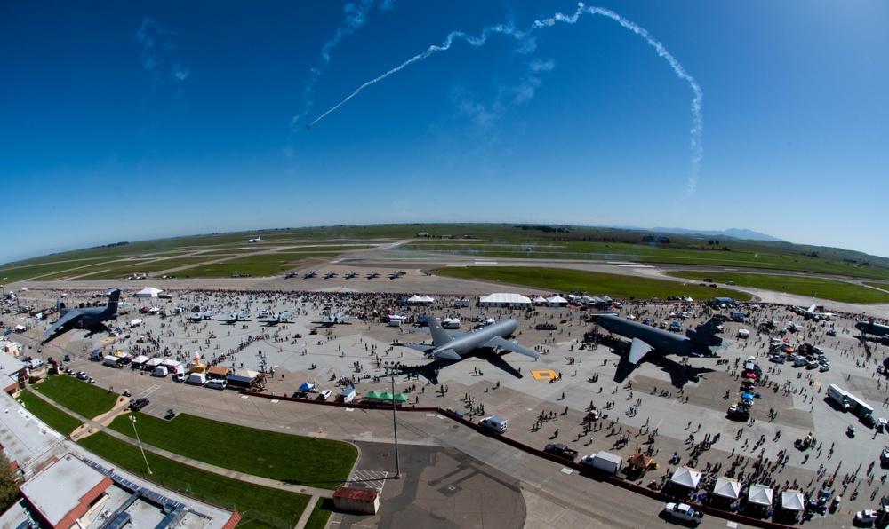 Travis AFB host Wings Over Solano air show, open house