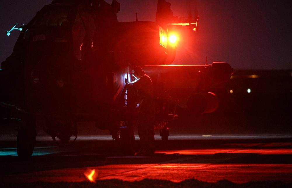 82nd CAB Apache Night QRF