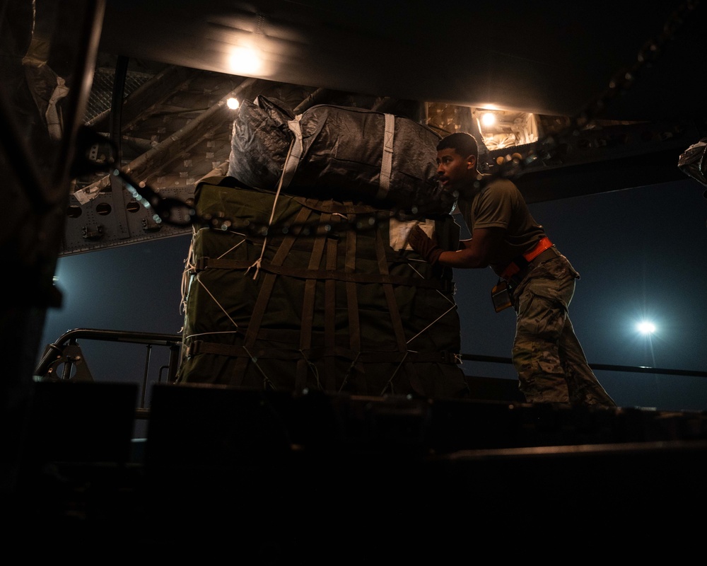 U.S. Airmen, Soldiers load U.S. C-17s with humanitarian aid destined for Gaza