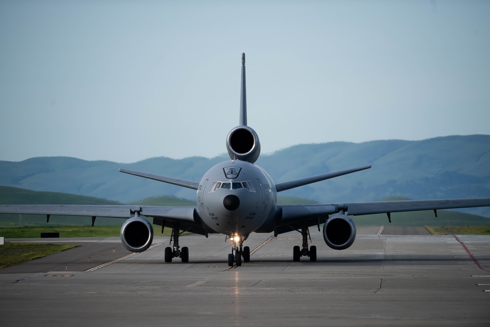 Travis AFB hosts Wings Over Solano air show, open house