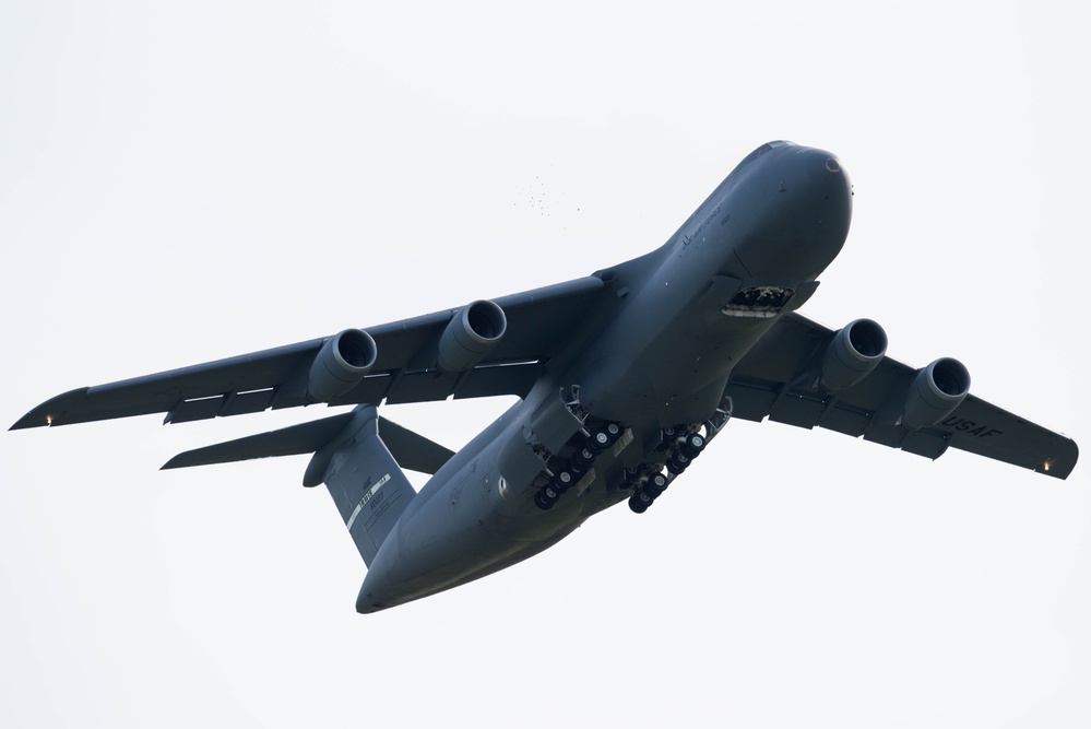 Travis AFB hosts Wings Over Solano air show, open house