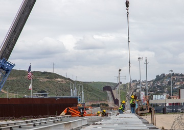 Corps SPD commander tours SPL projects