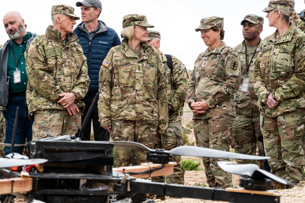 Distinguished visitors see latest frontline medical tech during Capstone 4 exercise