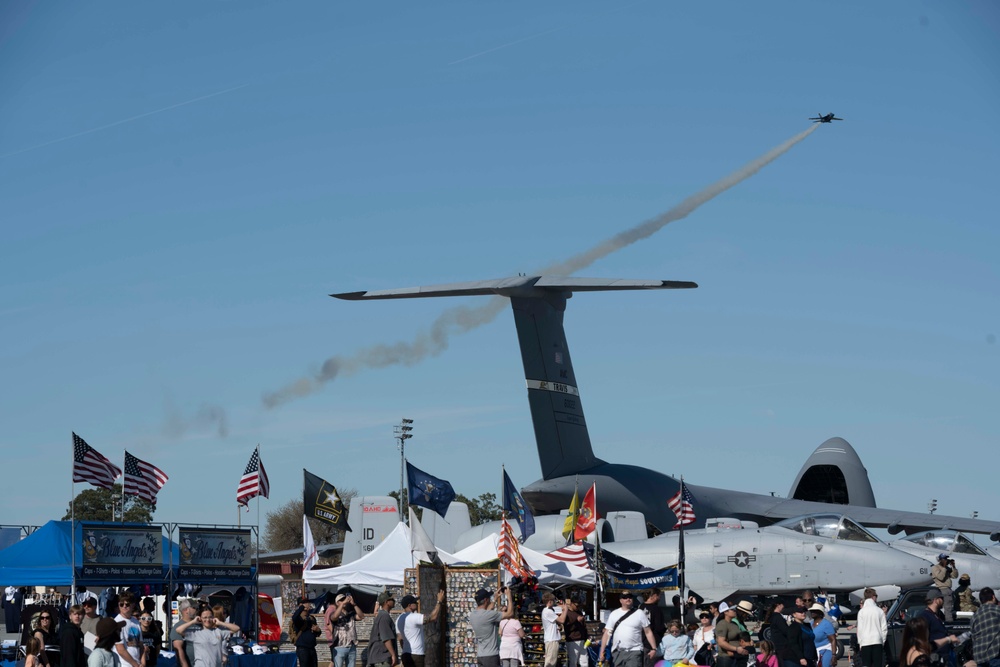 Travis AFB hosts Wings Over Solano air show, open house