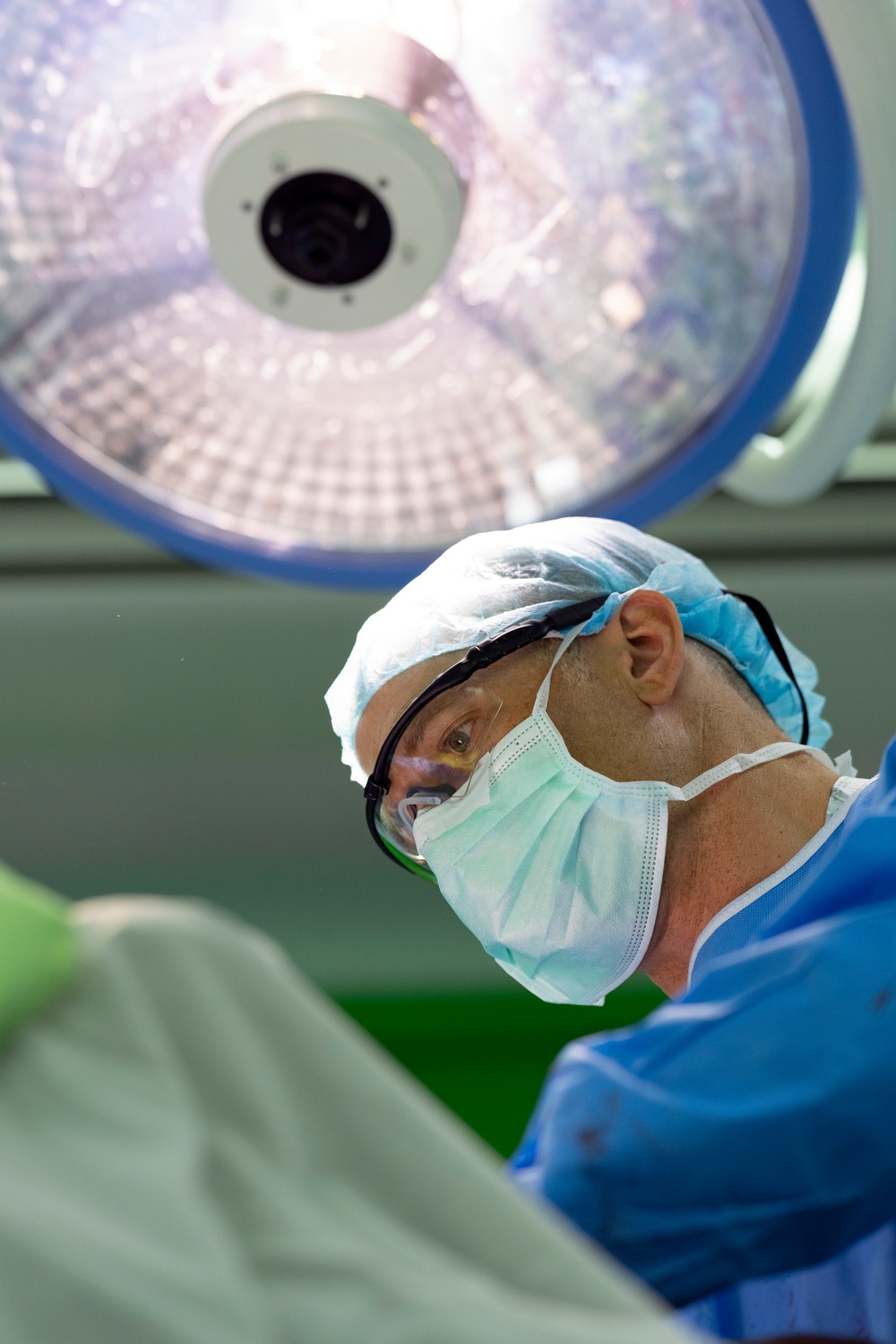 USAF surgical team partners with St. Vincent hospital