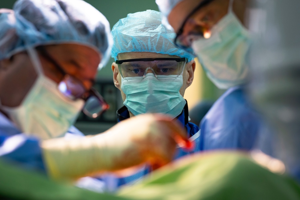 USAF surgical team partners with St. Vincent hospital