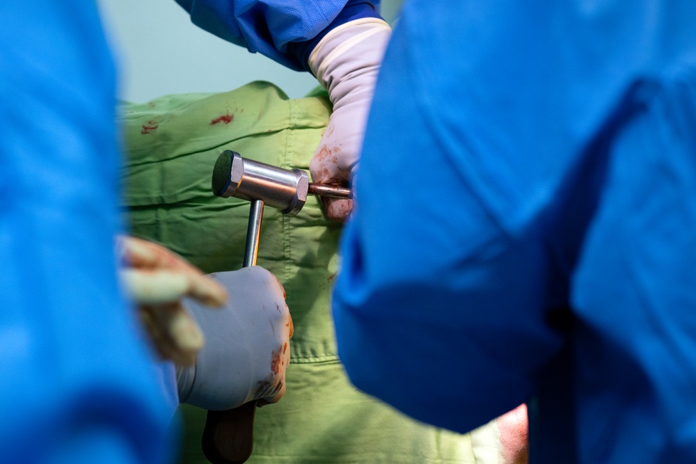 USAF surgical team partners with St. Vincent hospital