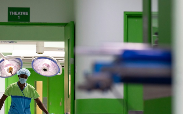 USAF surgical team partners with St. Vincent hospital