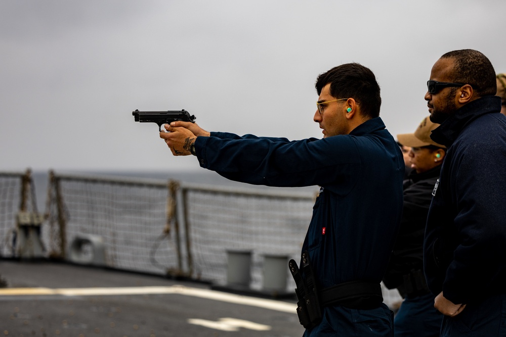 USS Higgins (DDG 76) Gun Shoot