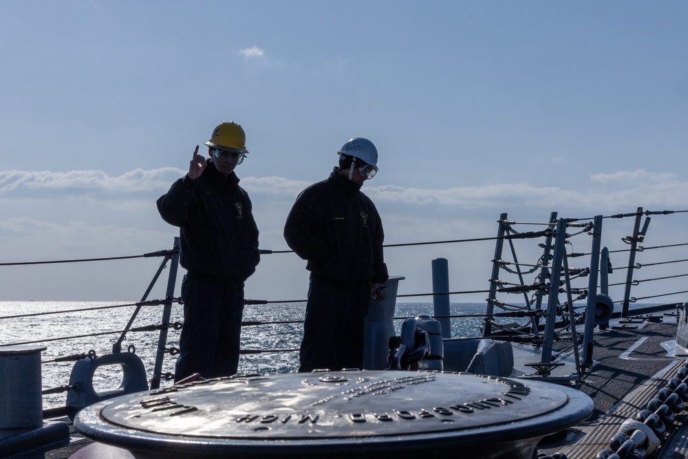 USS Higgins leaves Jeju