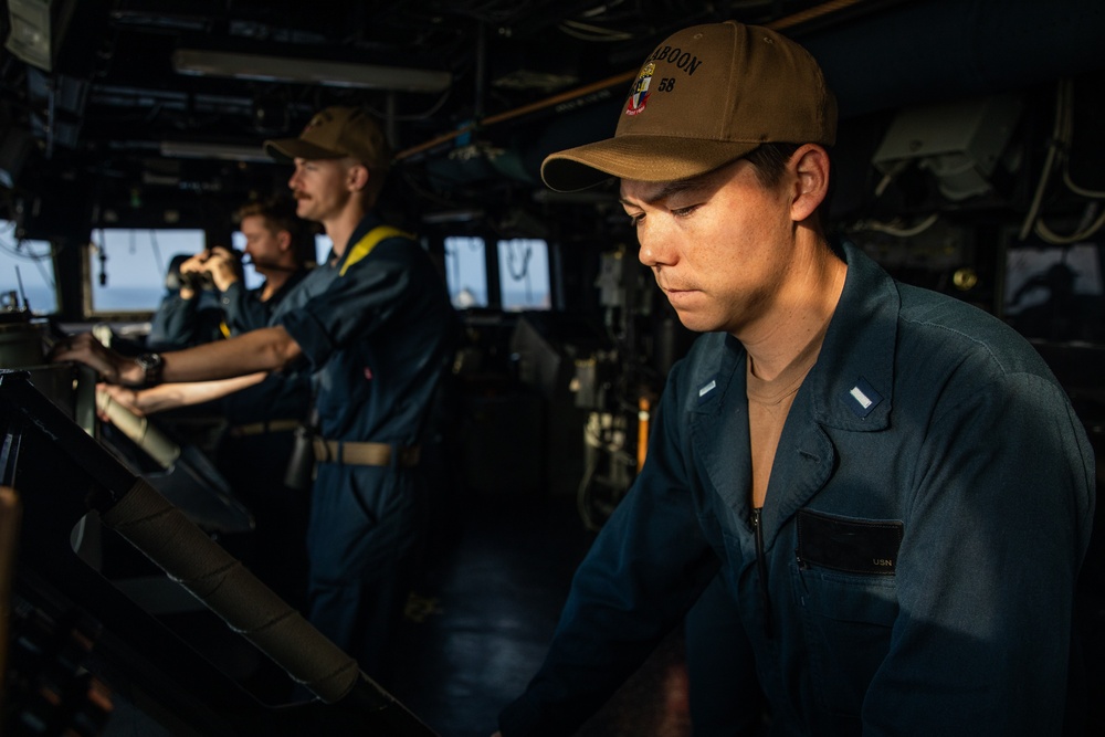 USS Laboon (DDG 58) Conducts Operations in the Gulf of Aden