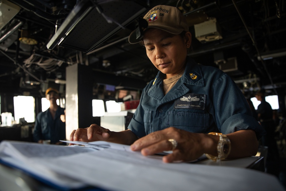 USS Laboon Conducts Operations in the Gulf of Aden