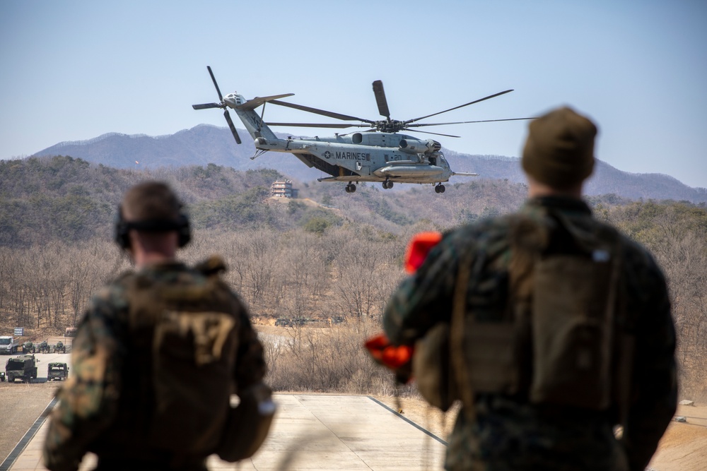 MACS-4 Marines control at Rodriguez Range