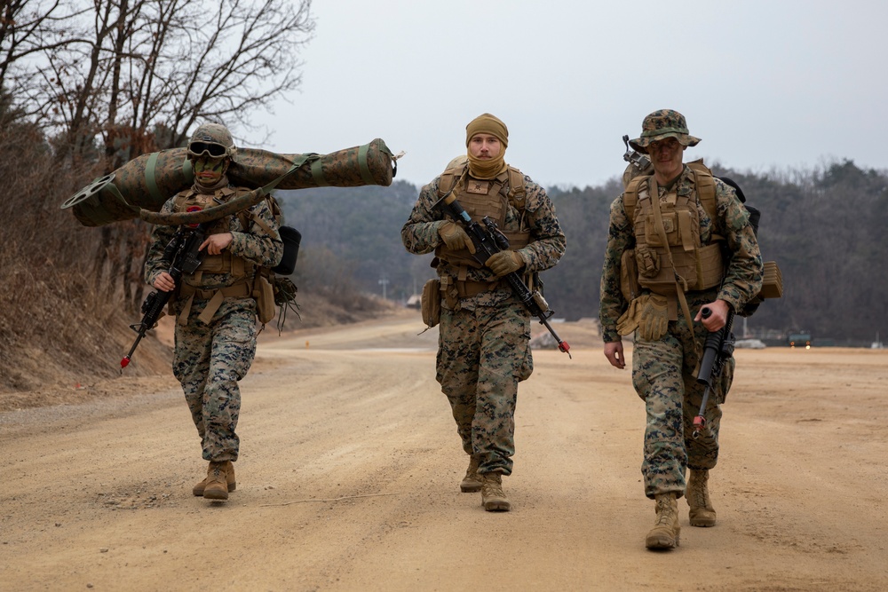 1st MAW Marines conduct fortified FARP