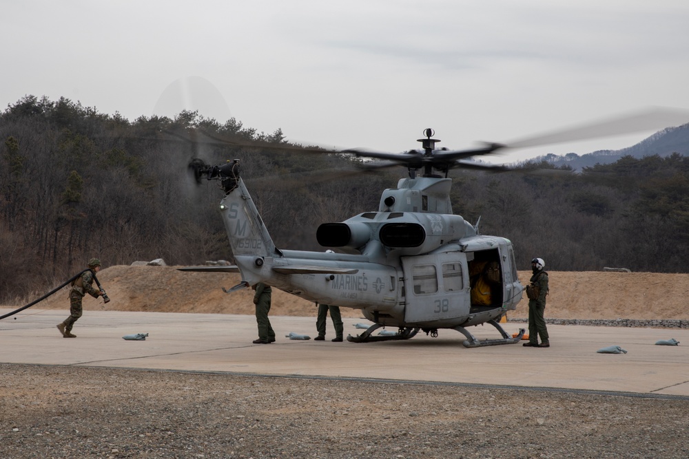 1st MAW Marines conduct fortified FARP