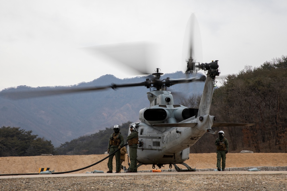 1st MAW Marines conduct fortified FARP
