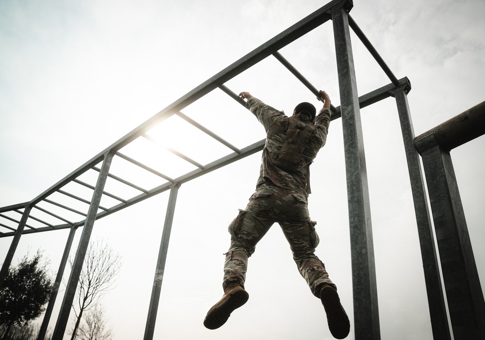 Sky Soldiers Participate In SETAF-AF Best Squad Competition