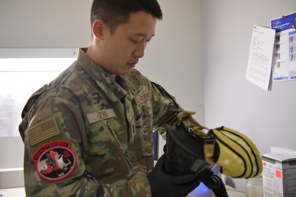 104th Medical Group conducts &quot;PHAst Track&quot; during drill weekend, ensures medical readiness