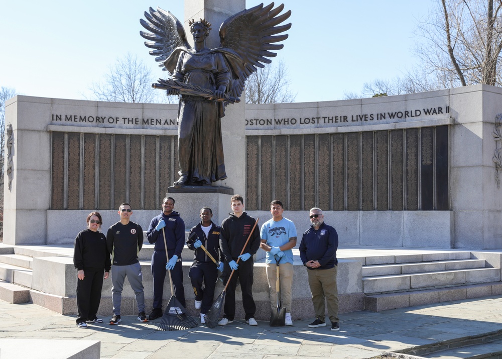 USS Truxtun Sailors Volunteer for Community Service Projects in Boston