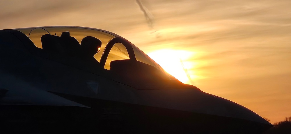 115th Fighter Wing performs night operations