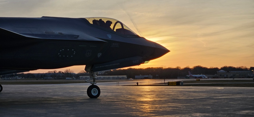 115th Fighter Wing performs night operations