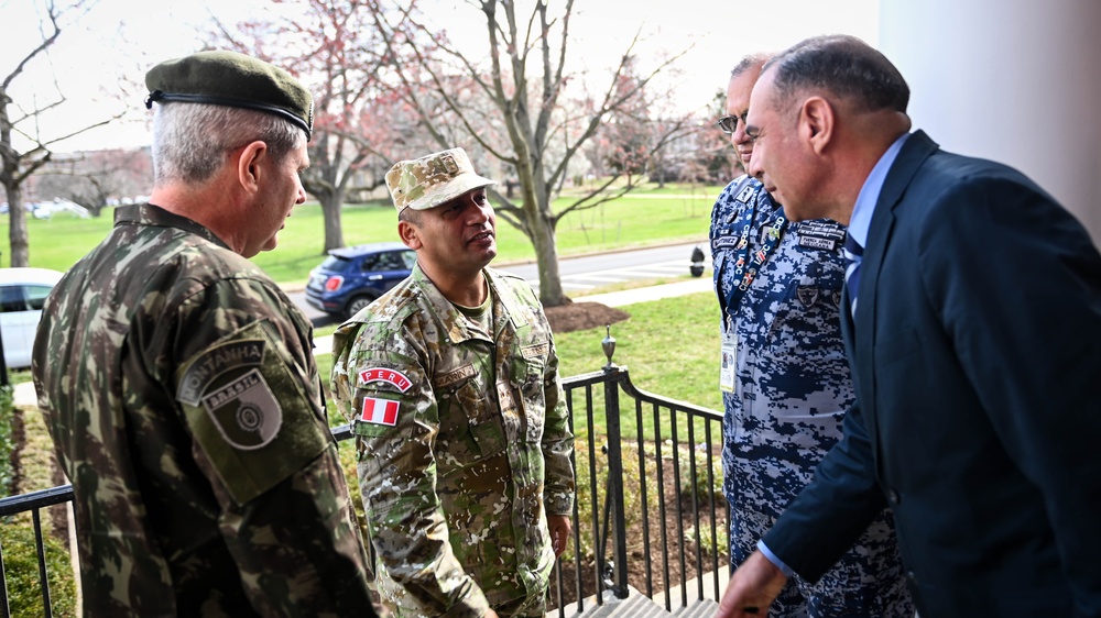 Inter-American Defense College Welcomes US Army South Brigadier General for Institutional Visit