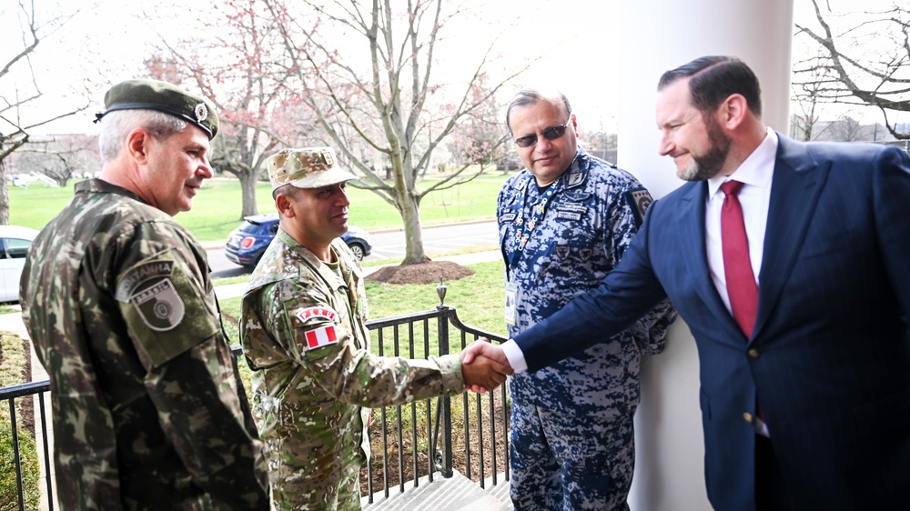 Inter-American Defense College Welcomes US Army South Brigadier General for Institutional Visit