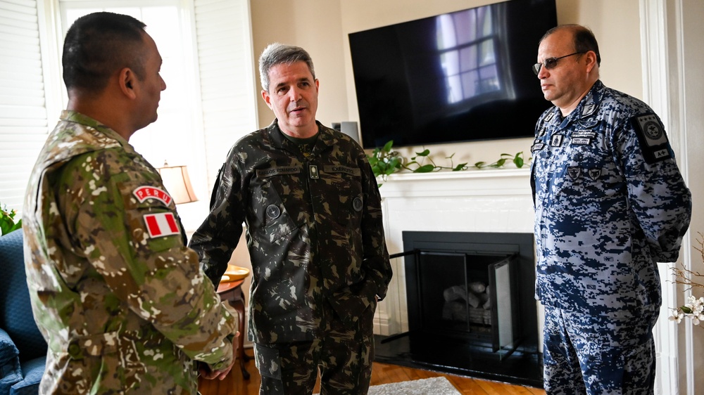 Inter-American Defense College Welcomes US Army South Brigadier General for Institutional Visit